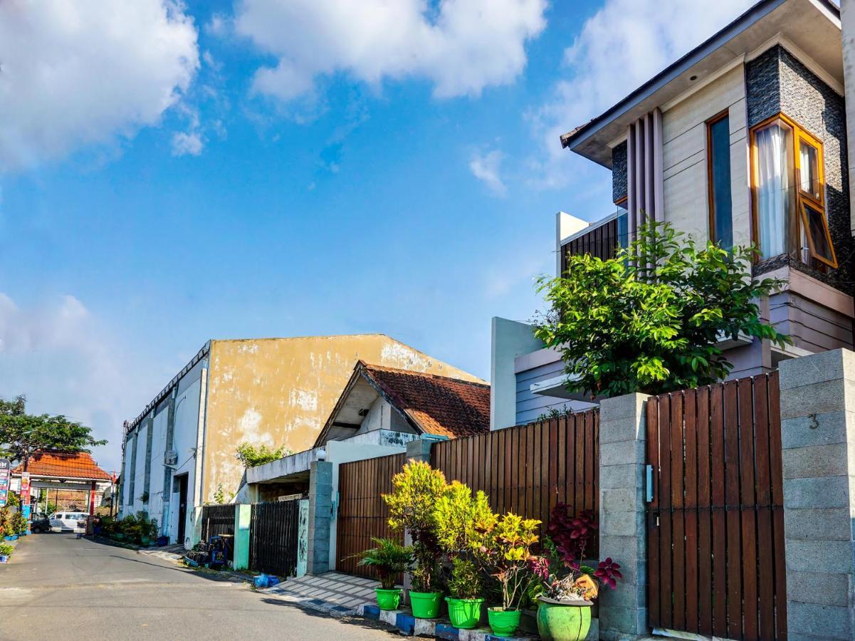 Spot On 91530 Sumpil Syariah Hotel Malang Ngoại thất bức ảnh