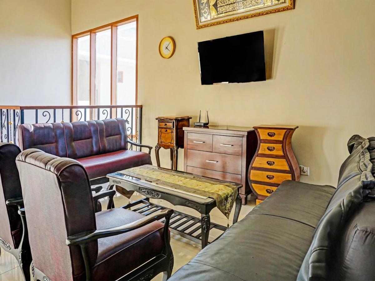 Spot On 91530 Sumpil Syariah Hotel Malang Ngoại thất bức ảnh