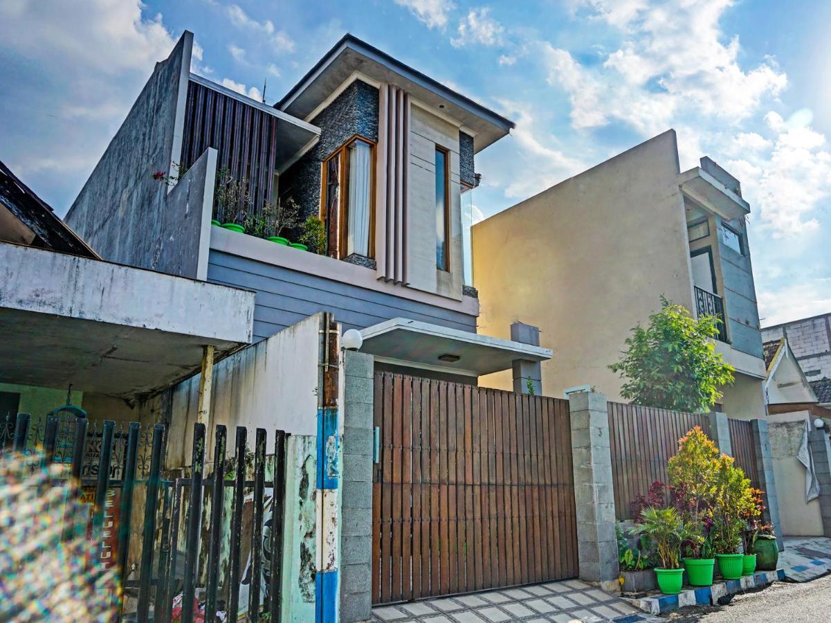 Spot On 91530 Sumpil Syariah Hotel Malang Ngoại thất bức ảnh