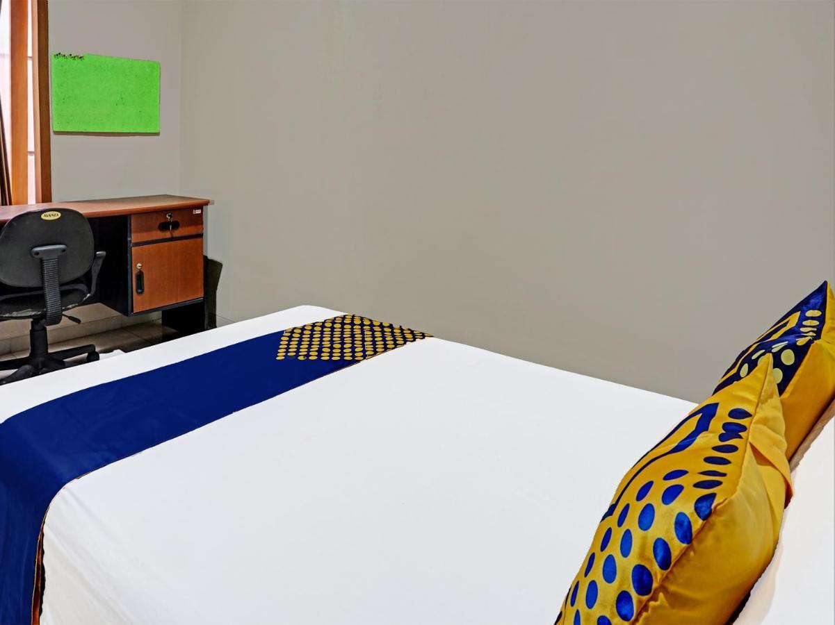 Spot On 91530 Sumpil Syariah Hotel Malang Ngoại thất bức ảnh
